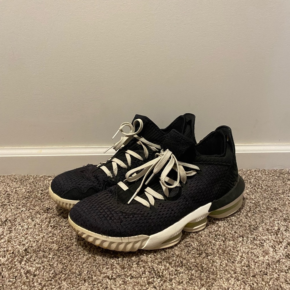 Lebron 16 low “black python volt”